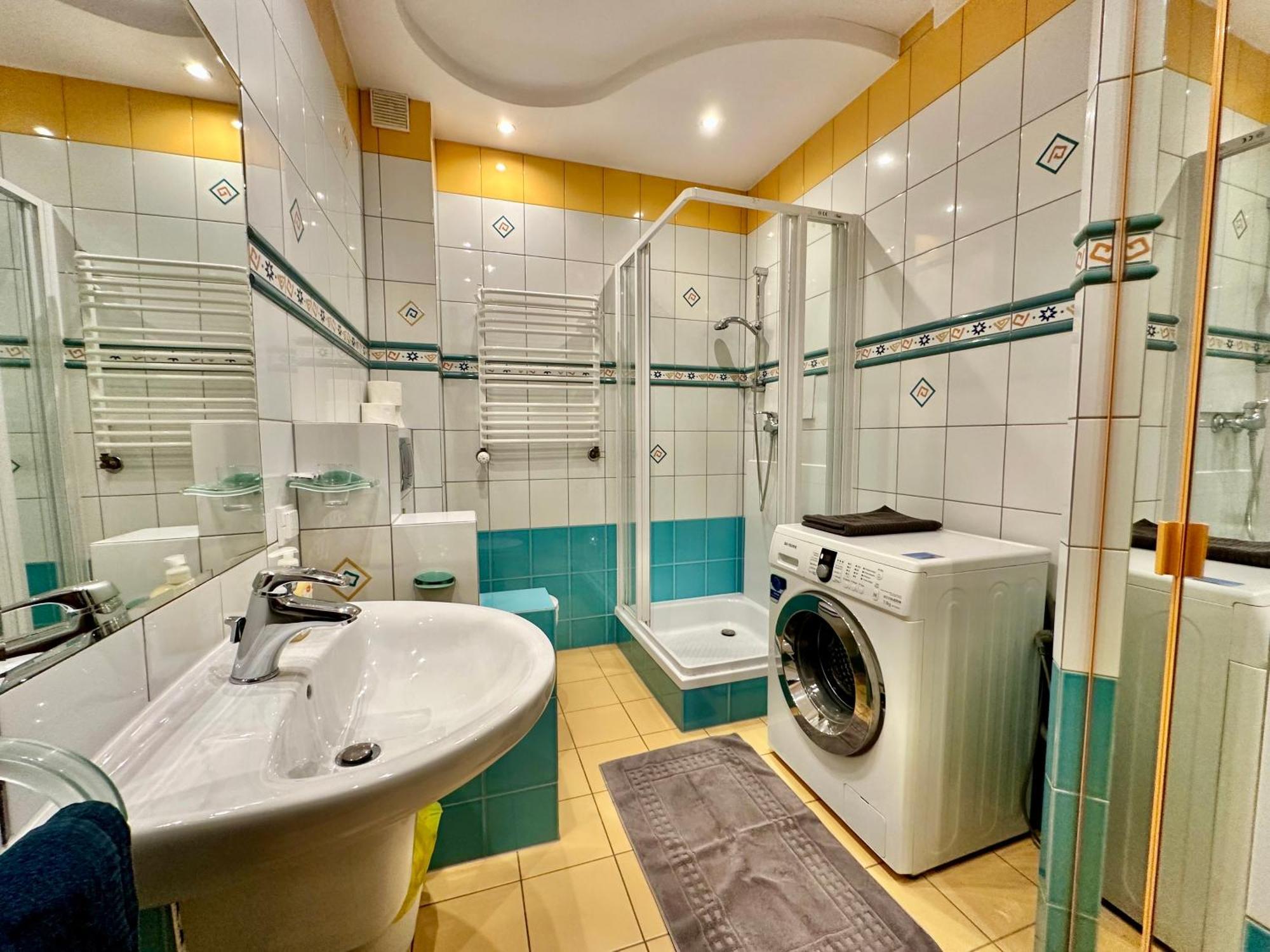 Champion'S Apartment Balkon Garaz Klima Щирк Экстерьер фото