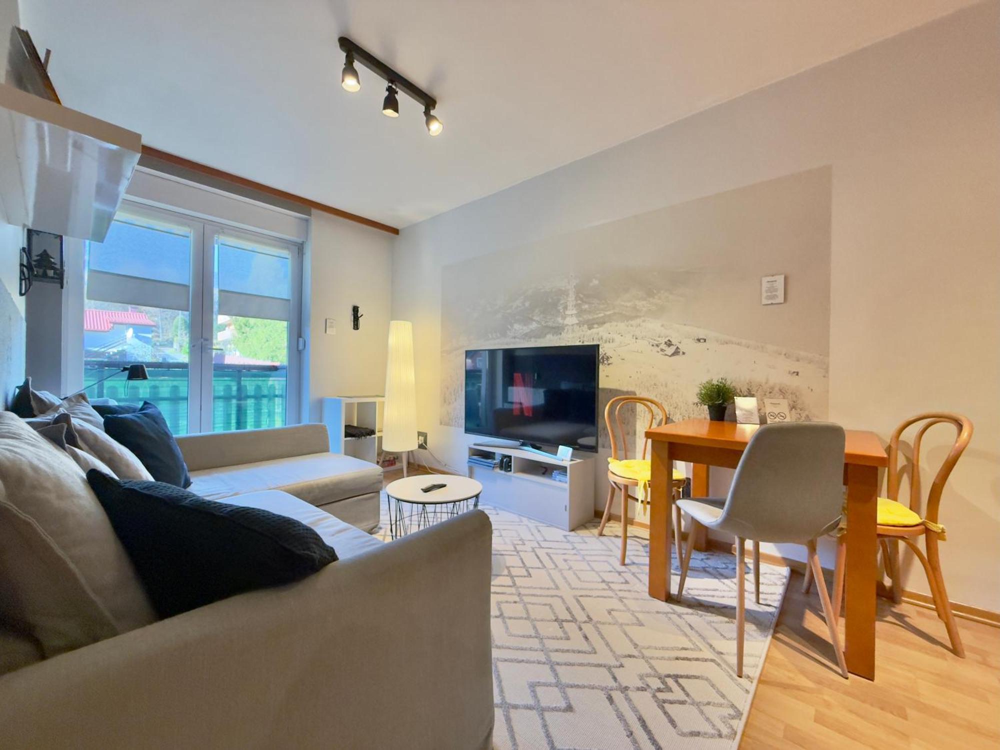 Champion'S Apartment Balkon Garaz Klima Щирк Экстерьер фото