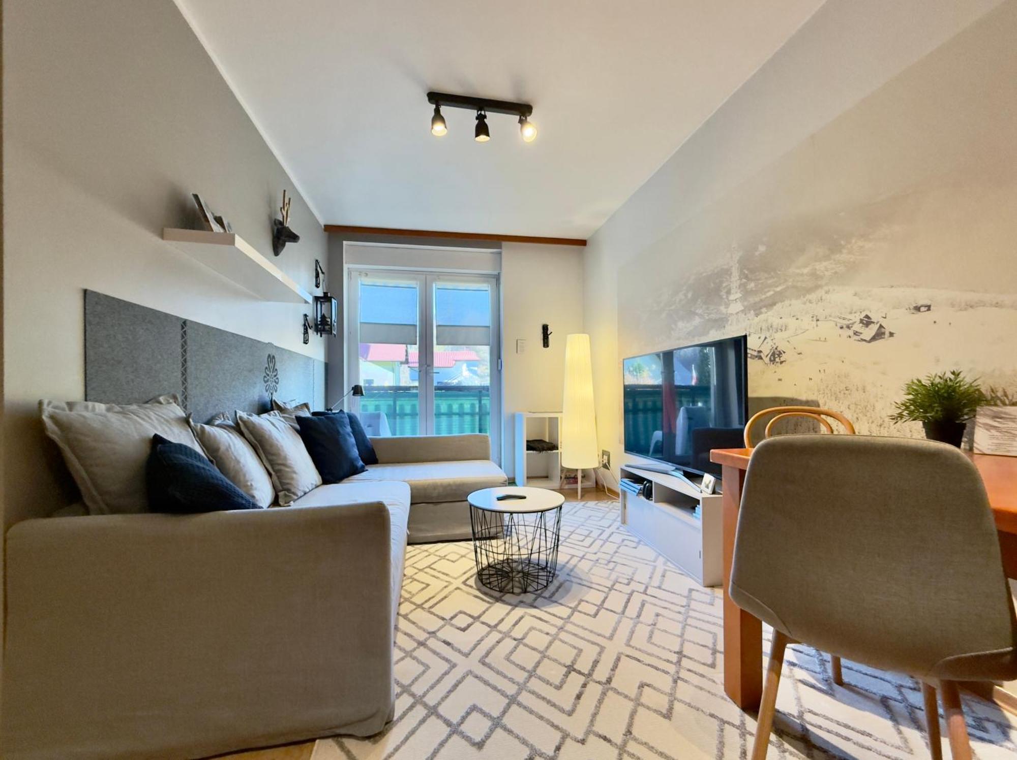 Champion'S Apartment Balkon Garaz Klima Щирк Экстерьер фото